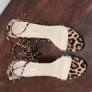 Cheetah/Leopard Print Lace Heel Sandles (Size Up) read description